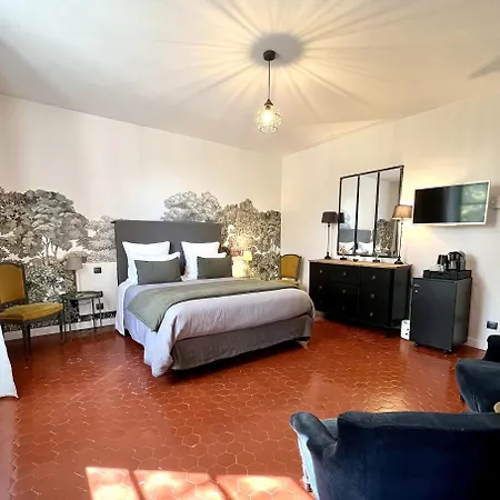 Mas Chateau Blanc Bed & Breakfast